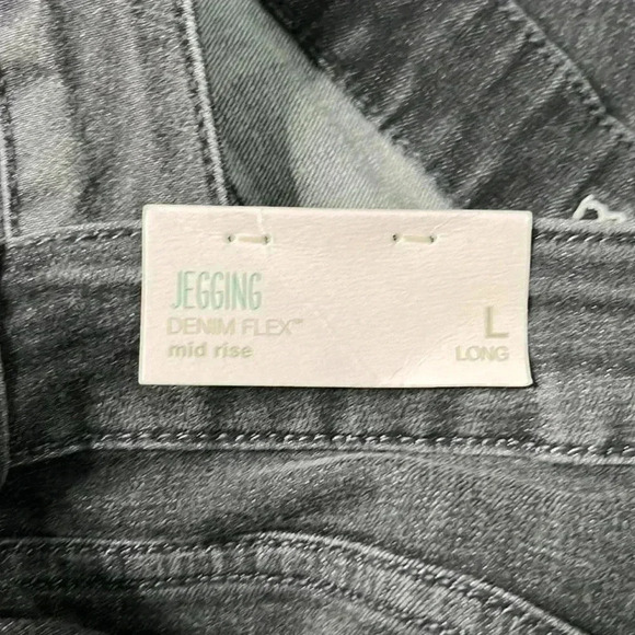 Maurices Distressed Charcoal Skinny Leg Mid Rise Jeggings NWT Size L - Picture 5 of 6